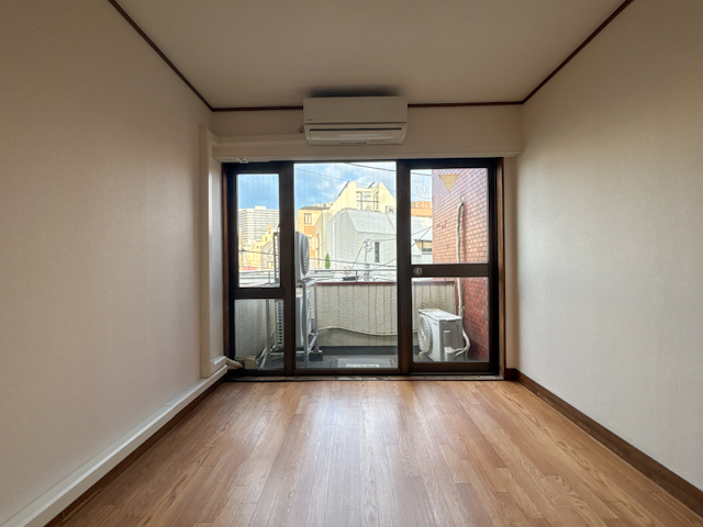 街を眺めて暮らす 306の内観