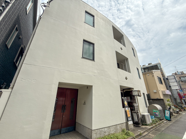 アンティークに彩る 302の内観