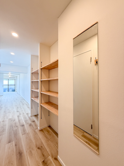 駅徒歩1分のリノベ部屋 601の内観