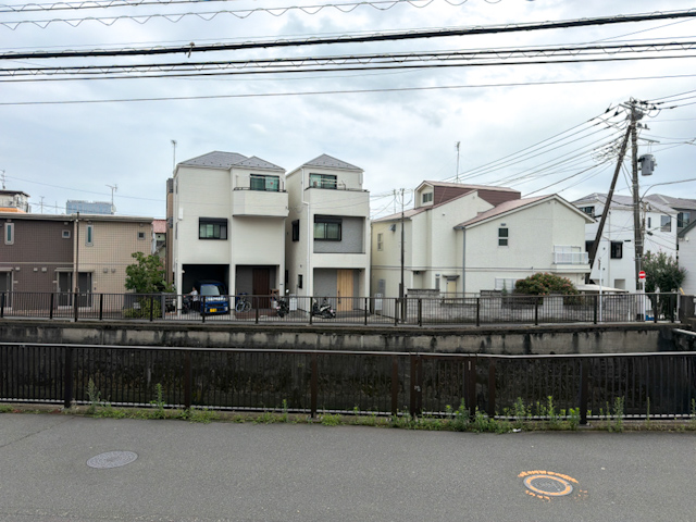 川沿いのメゾン 101の内観