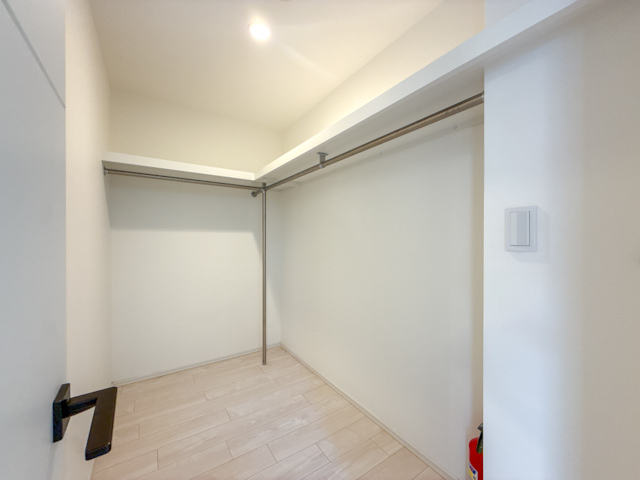 青と夏 403の内観