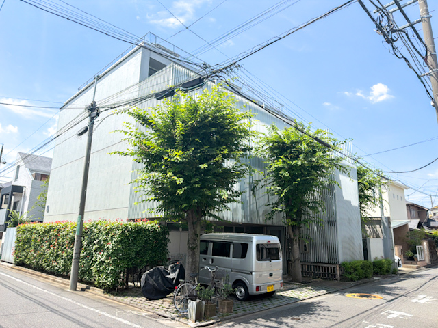 空へ伸びる部屋 302の内観