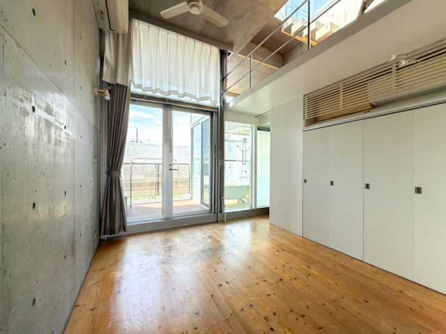 空へ伸びる部屋 302の内観