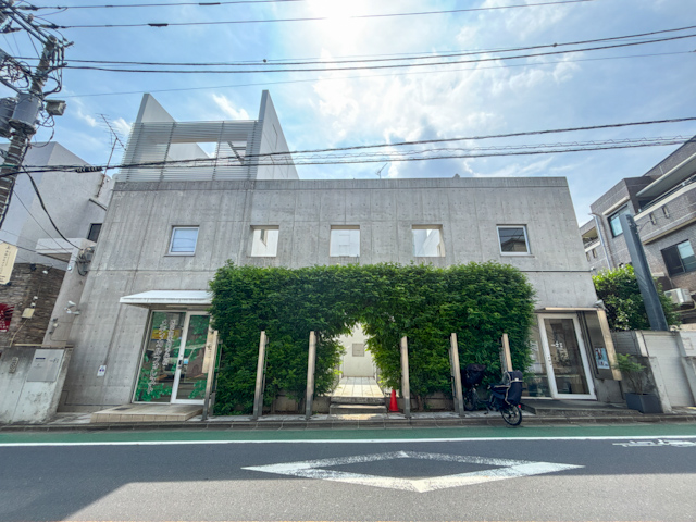 塔の中の青空 301の内観
