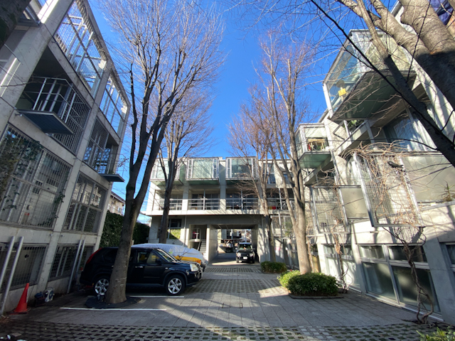 ガラスブロックの森 N204の内観