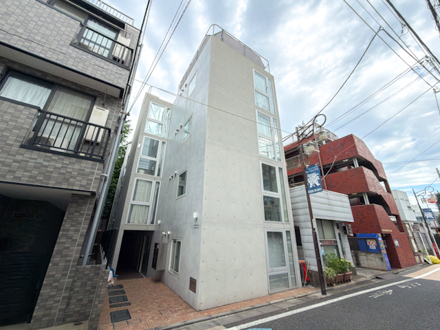 窓の向こうは季節です 204の内観
