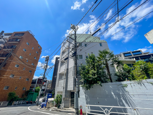 渋谷を見渡すSOHOライフ 502の内観