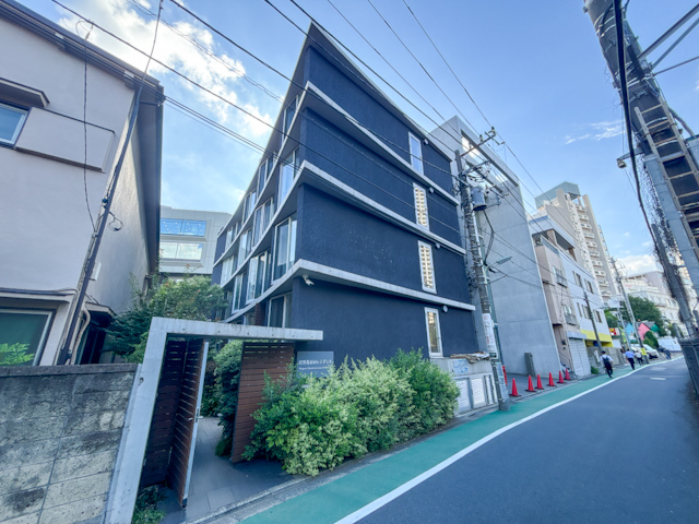 目黒の車窓 404の内観