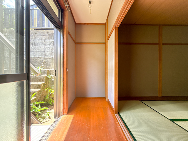 贅沢な庭付き平屋暮らし 1の内観