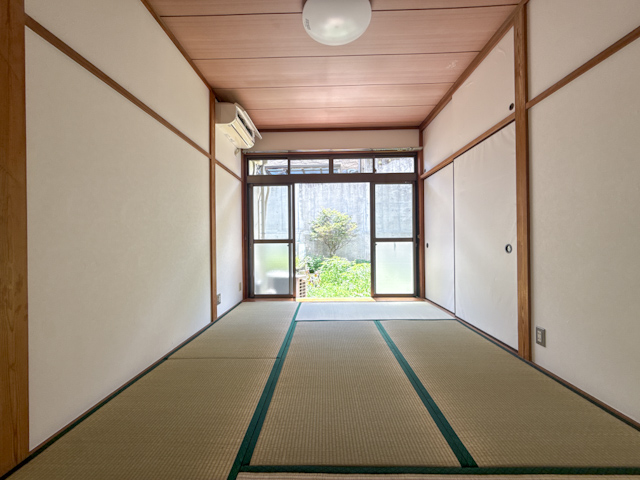 贅沢な庭付き平屋暮らし 1の内観
