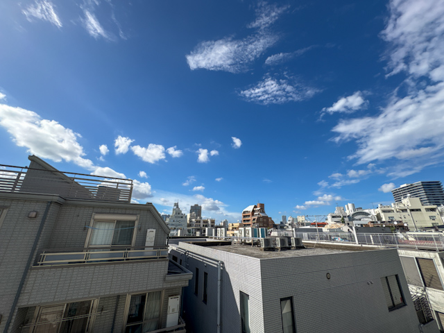 光に包まれる 304の外観