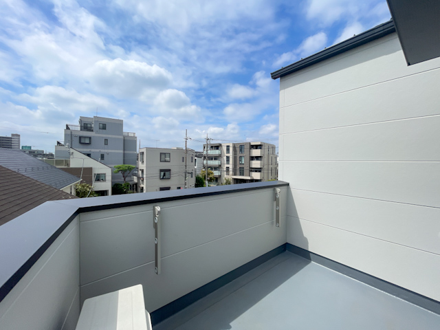 3階建ての世田谷ライフ 101の内観