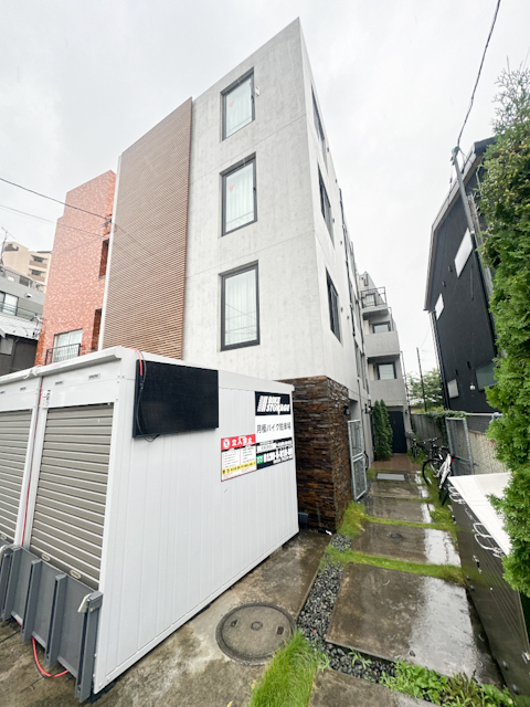 ベースキャンプ 302の内観