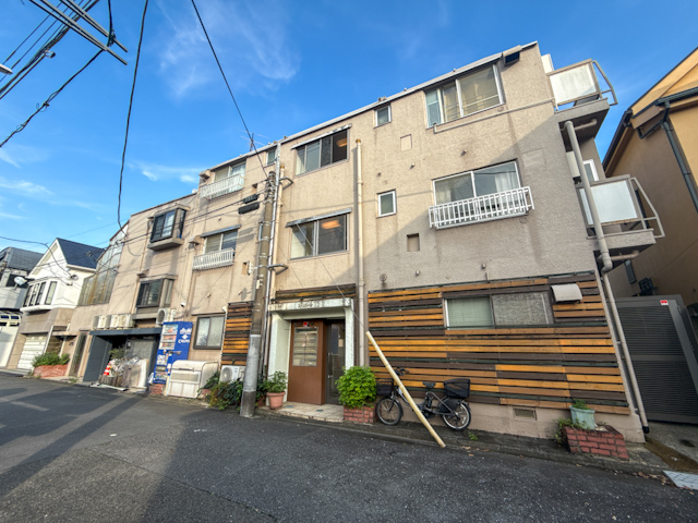 今夜は秋刀魚と炊き込みご飯よ 301の内観