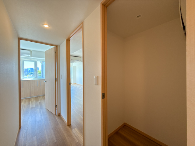 こうでなくっちゃ、角部屋 504の内観