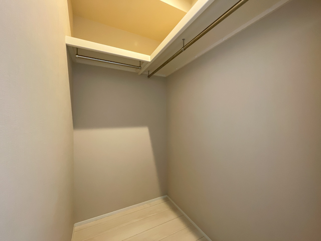 甘みのある代々木上原 203の内観
