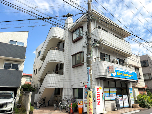 遠回りする緑 102の内観