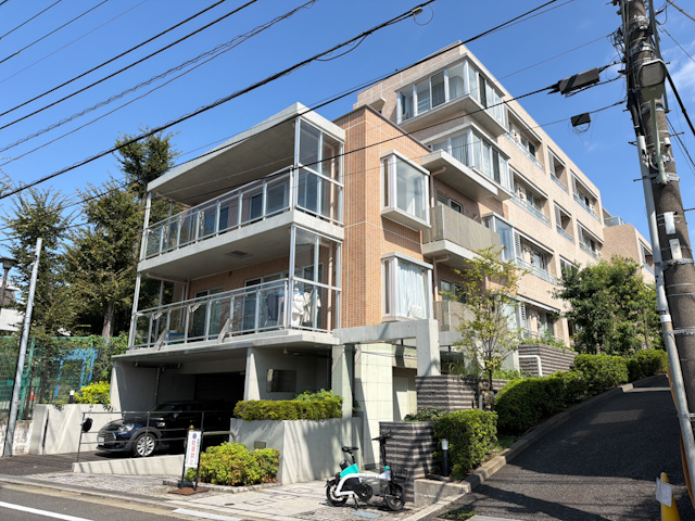 池上線沿いで 201の内観