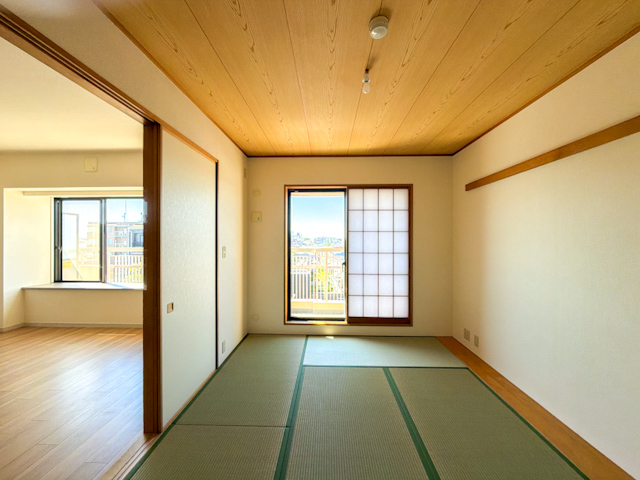 空の果てを見た 703の内観