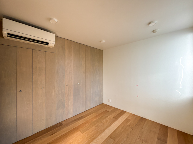 白金、建築を楽しむ Iの内観