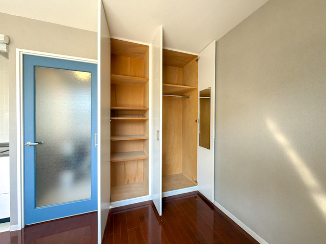 小さな部屋に、ちょうどいい自由。 407の内観
