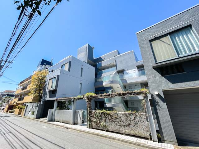 小さな部屋に、ちょうどいい自由。 407の内観