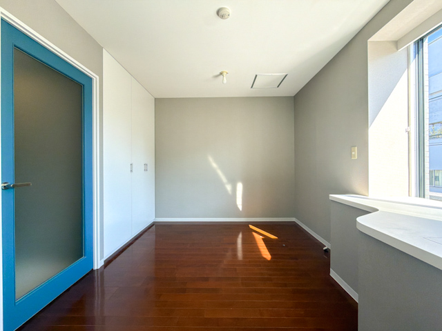 小さな部屋に、ちょうどいい自由。 407の内観