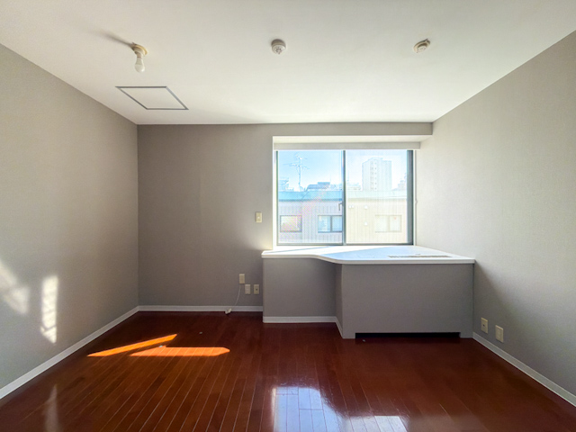 小さな部屋に、ちょうどいい自由。 407の内観
