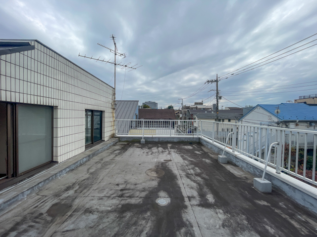 空を持て余す 301の内観