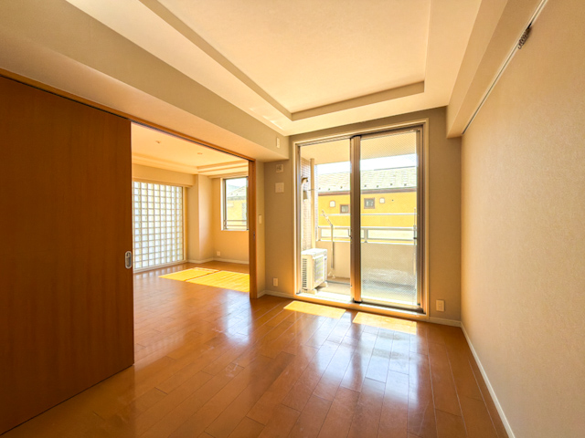 光を透かす、やさしい居場所 203の内観