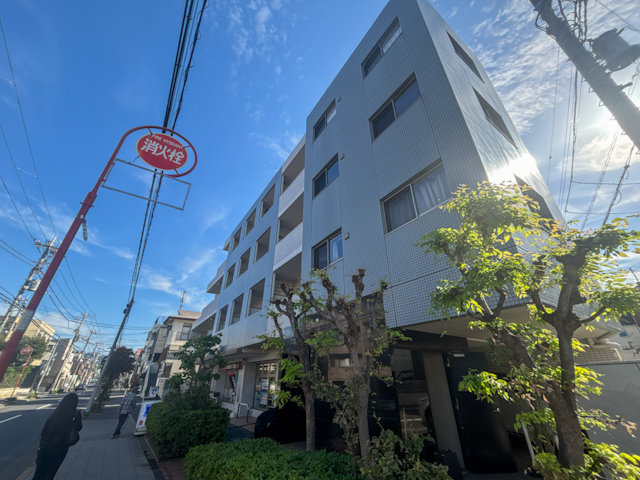 角部屋1K、居場所はふたつ! 406の内観