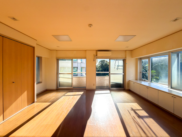 ありあまるほどの 301の内観