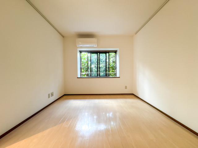 レトロなぬくもり 102の内観