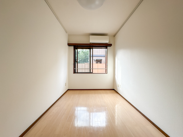 レトロなぬくもり 102の内観