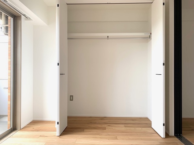 小技が効いてるリノベ 302の内観