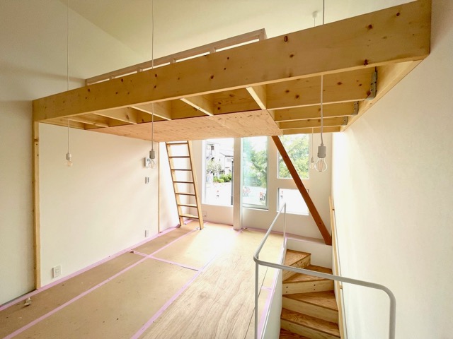 ドストライクメゾネット 03の内観