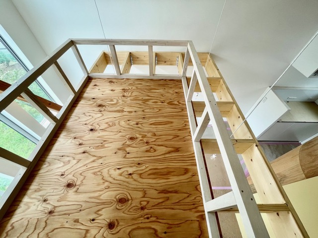 ドストライクメゾネット 03の内観