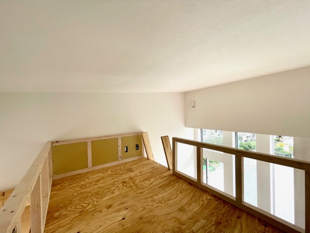 ぐるぐる螺旋のメゾネット 08の内観