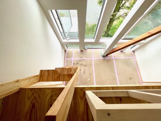 ぐるぐる螺旋のメゾネット 08の内観