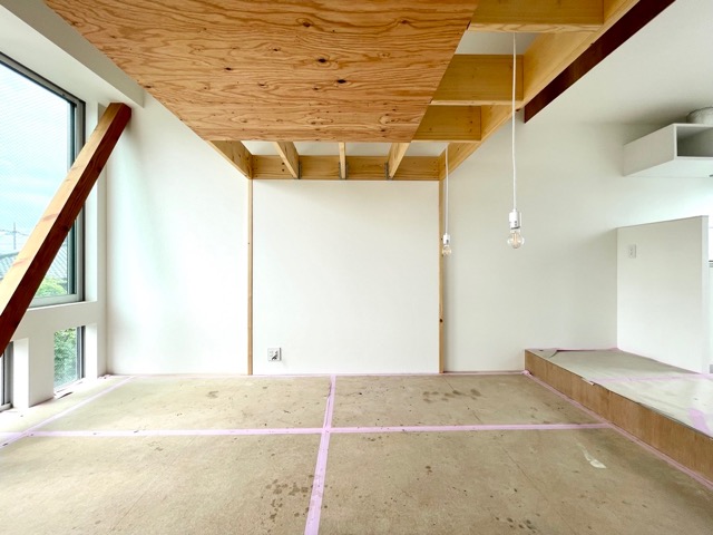 ぐるぐる螺旋のメゾネット 08の内観