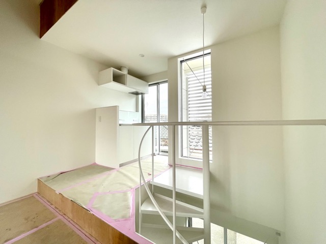 ぐるぐる螺旋のメゾネット 08の内観