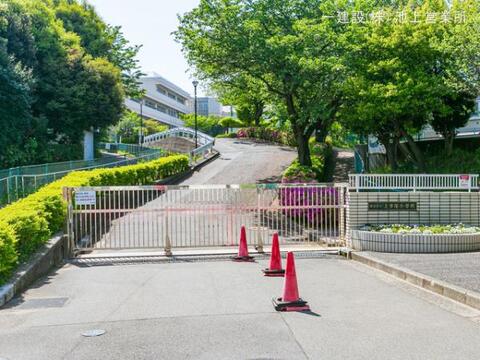 横浜市立上寺尾小学校：650m
