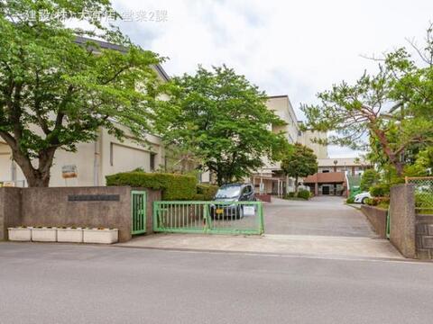 越谷市立弥栄小学校：1400m
