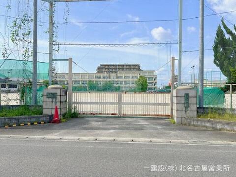 岩倉市立岩倉中学校：1000m