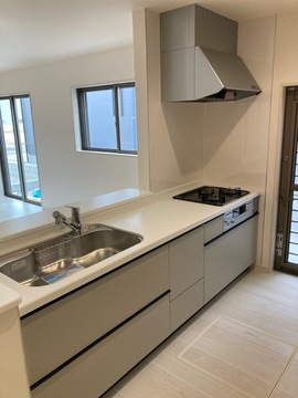 リーブルガーデン御所市南十三３期 外観・内装3