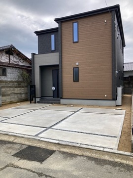 リーブルガーデン高松市円座町第八 外観・内装1