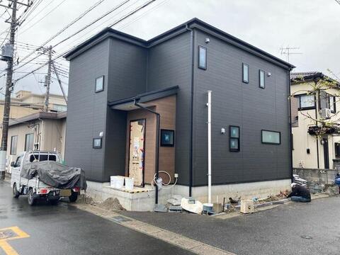 リーブルガーデン吉川市栄町第3 外観・内装1