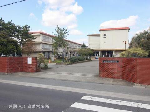 鴻巣市立鴻巣北中学校：550m