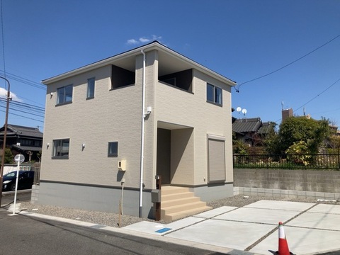 リーブルガーデン半田市新居町第１０ 外観・内装1