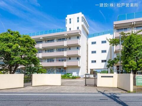 市川市立北方小学校:640m
